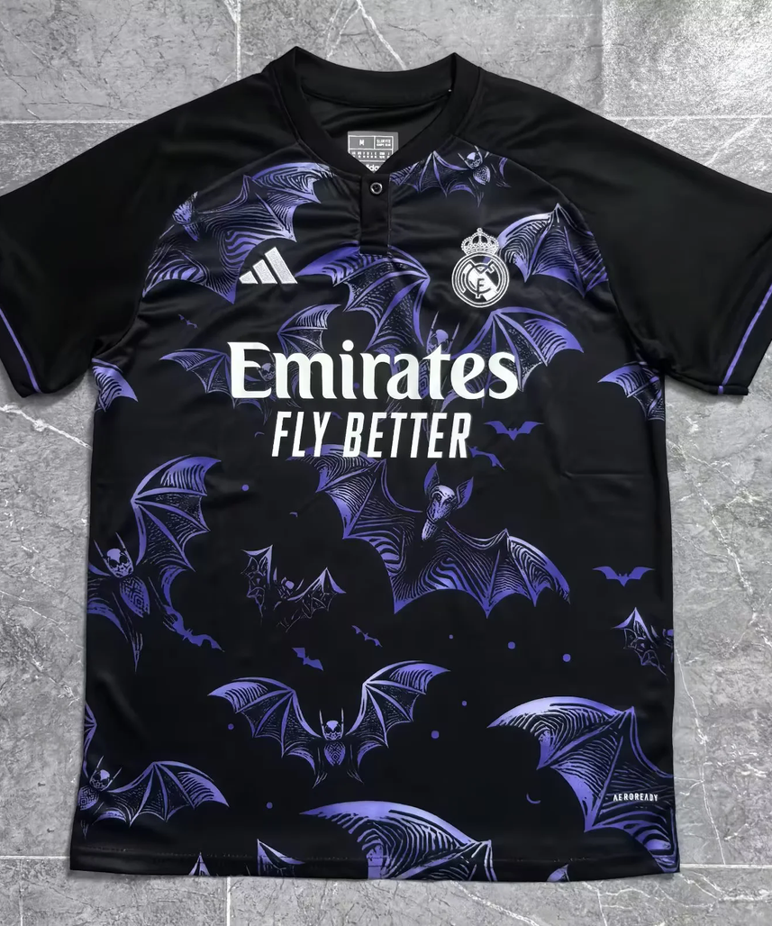 طقم ريال مدريد "الخفاش" الخاص