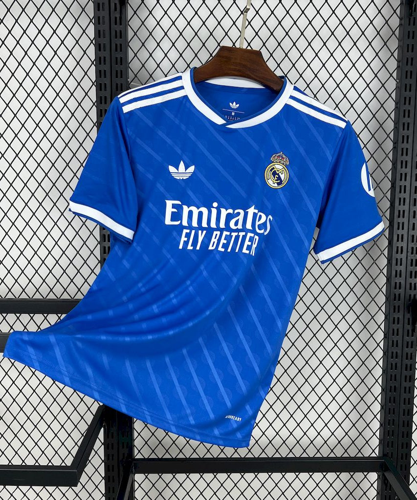 القميص الثالث لريال مدريد 2025-2026